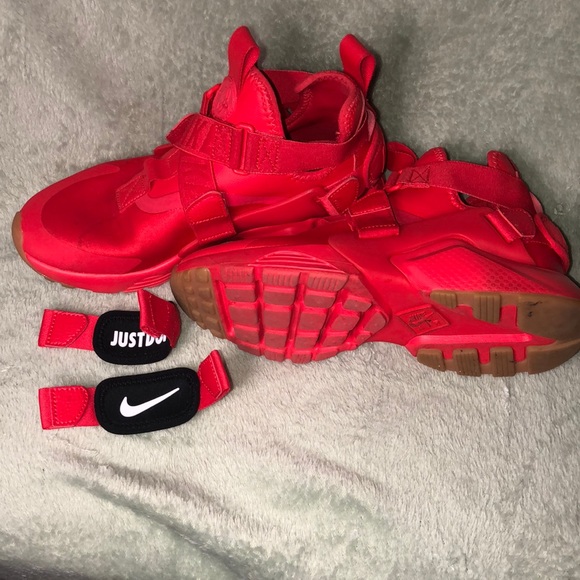 Nike Shoes - Red Huaraches